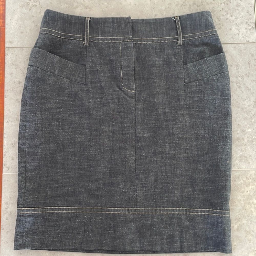 RAFAELLA denim pencil skirt with button, hook & eye, zipper, pockets size 10